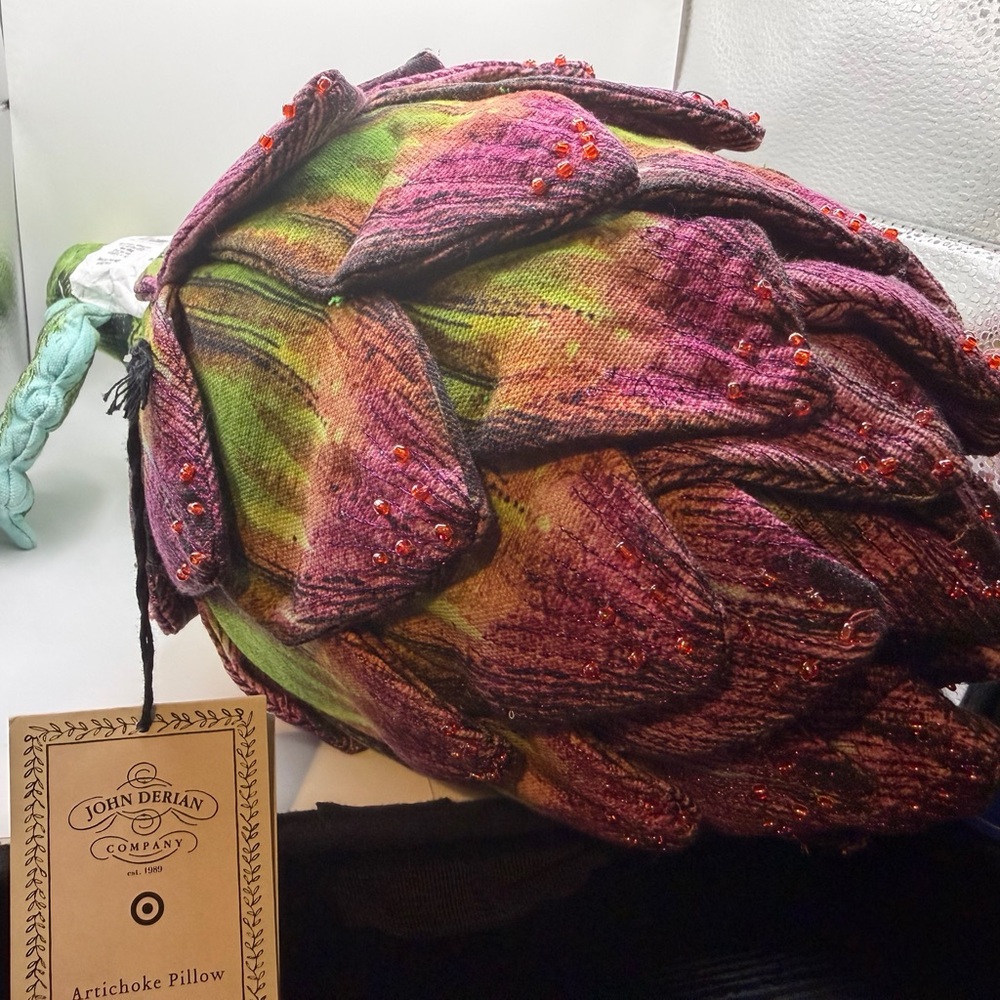 ❌SOLD❌Charming Artichoke Pillow - John Derian - Picture 2 of 3